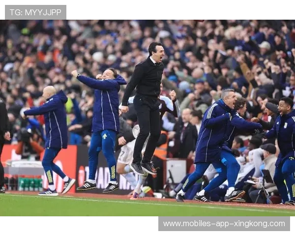 英超阿斯顿维拉快速调度配合紧凑,攻势极具冲击力